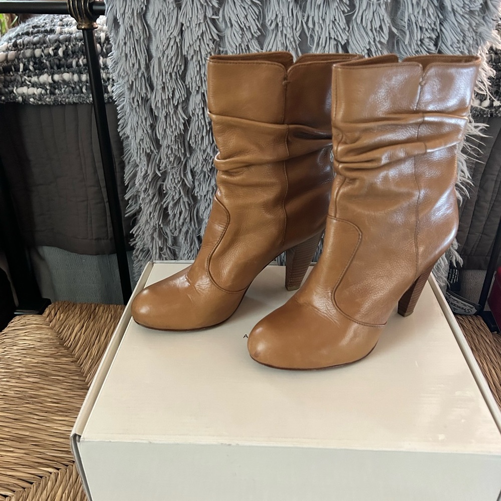 Beautiful pair of leather Via Spiga Camel colored boots!